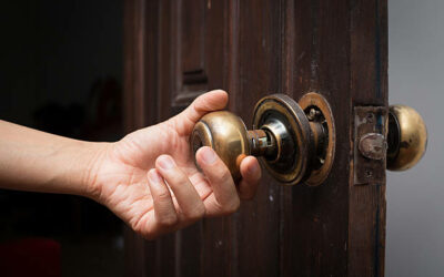 How Forensic Locksmith Services Aid in Criminal Investigations